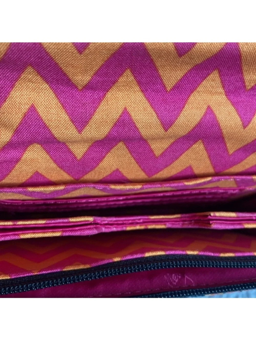 VERA BRADLEY Your Turn Smartphone Wristlet in Ziggy Zinnia/NWT - Picture 6 of 6